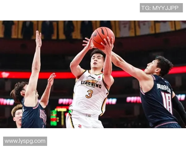 辽宁男篮在季后赛中击败山东队，晋级半决赛！